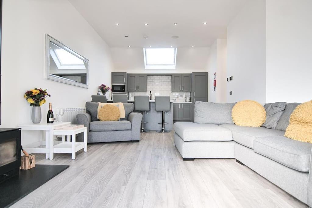 Hoxne Cottages - Daisy Cottage With Private Hot Tub York Bagian luar foto